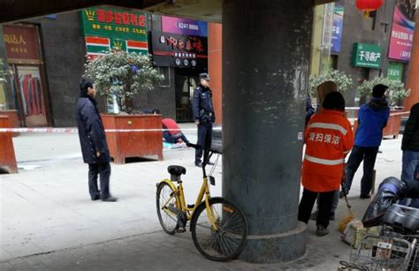 西安咸宁广场发生坠楼事件18岁男学生坠亡_联商网