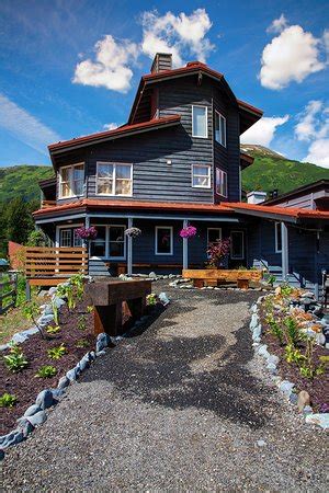 SKI INN ANCHORAGE (Girdwood) - Hotel Reviews, Photos, Rate Comparison ...