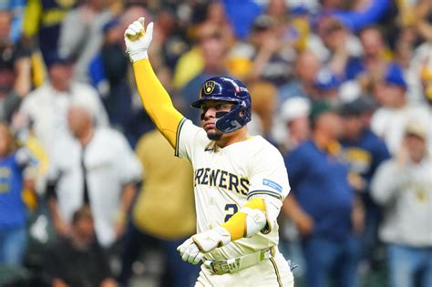 Brewers agree to $9.4 million contract with William Contreras to avoid arbitration | Sporting News