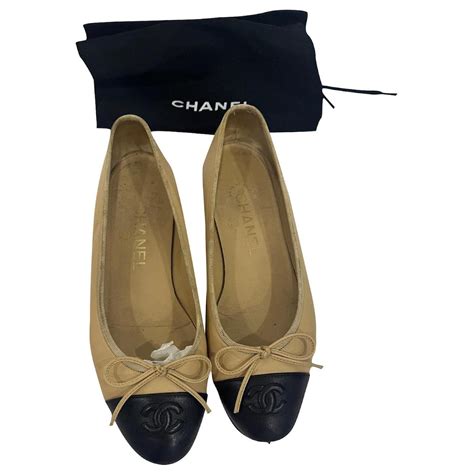 Chanel Ballet flats Beige Leather ref.677797 - Joli Closet