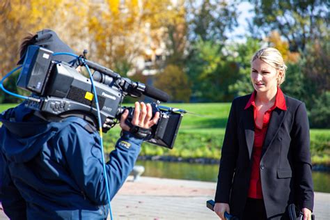 Pretty Weather Reporters 的图像结果