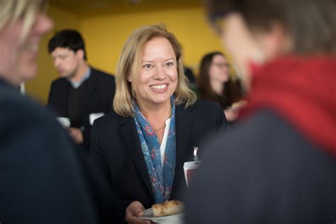 „Wege zur FH-Professur“: Info-Roadshow über Karriereperspektiven ...