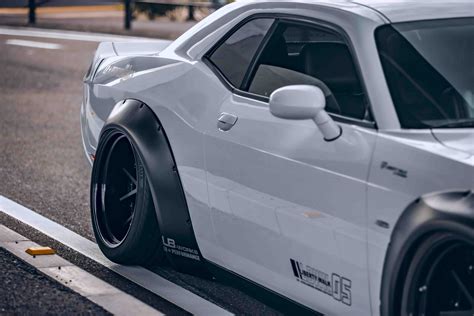 700 Bhp Dodge Challenger Hellcat: Liberty Walk Performance Kit. – SOVRNY