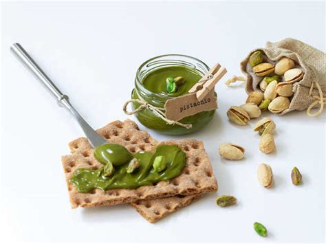 5 Reasons Why Indian Women Should Add Pistachios To Their Daily Diet ...