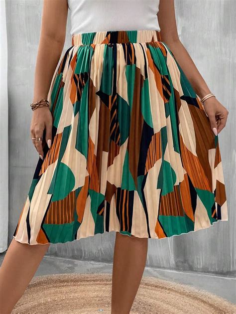 SHEIN LUNE Plus Allover Geo Print Pleated Skirt | SHEIN USA