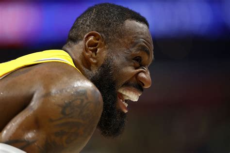 “MY GLORIOUS KING LEBRON SAVED ME”: Lakers fans awestruck with LeBron ...