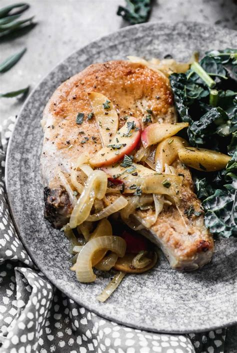Pork Chops With Apples {Juicy & Tender!} – WellPlated.com
