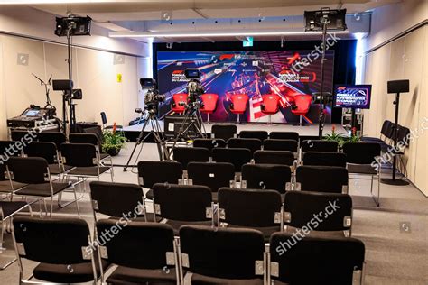 Press Conference 的图像结果