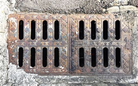 Two Workers Die While Laying Sewer Line in Noida - The Wire