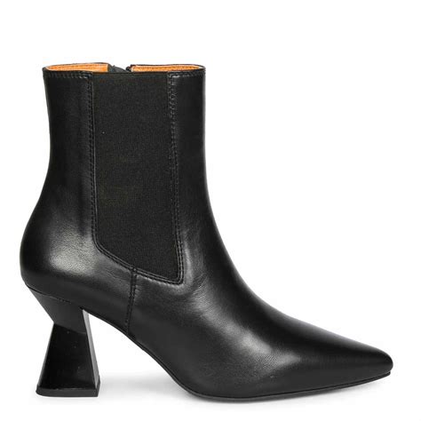Saint Elliana Black Leather Sculpted Heel Inside Zip Boots – SaintG India