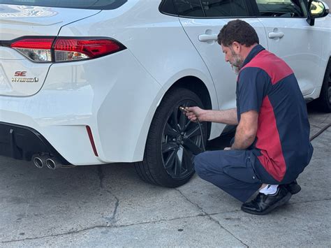 Nitrogen vs. Air in Tires | DTLA Commute Guide