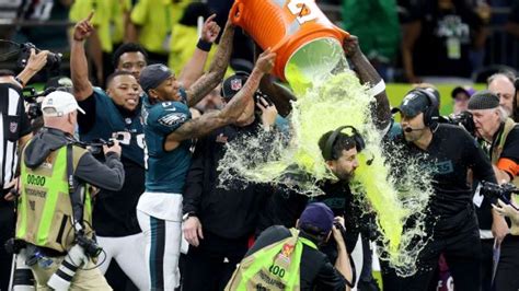 Football, frostbite and a 'borderline inhumane' NFL playoff night - ESPN