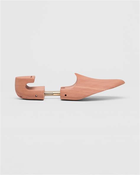 Wooden shoe trees and shoehorns | Church’s