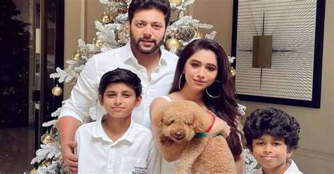 Ravi Mohan And Kenishaa Francis Spark Dating Rumours As They Attend A ...
