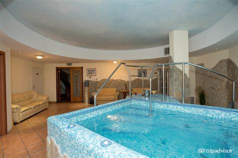 HOTEL MEDITERRAN (Budapest) - Hotel Reviews, Photos, Rate Comparison ...