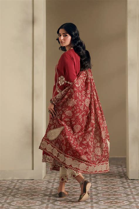 RED | E4053/103/301 | Rozana Collection SS '26- Drop 7 | Ethnc – Chaand ...