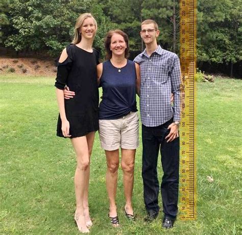 How tall is Nancy in heels vs 6ft7 mom 7ft Bro | Fotos