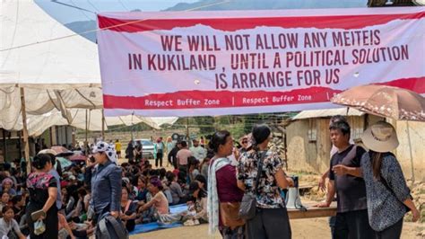 Kuki-Zo women block Meitei pilgrimage route in Manipur's Churachandpur