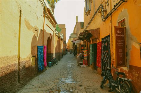 Spanish Phrases for Taking Public Transportation | SpanishStep