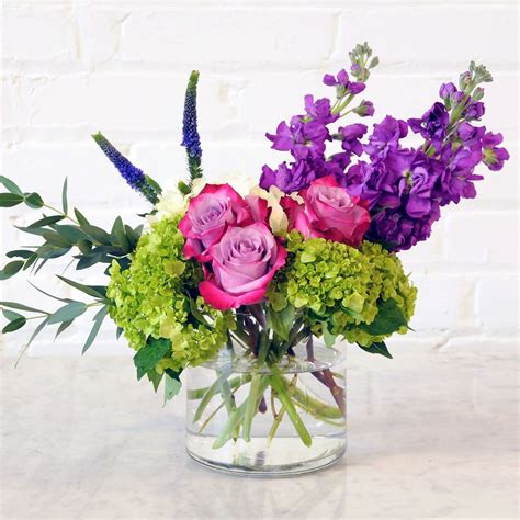 York | Small flower arrangements, Summer flower arrangements, Fresh ...