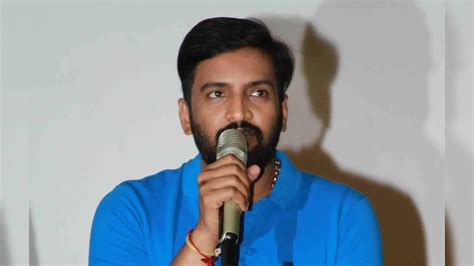 Santhanam,முதன் முறையாக மகனை வெளியே காட்டிய சந்தானம் - first time ...