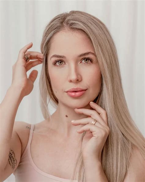 Larissa Ferrari, amanta lui Dimitri Payet