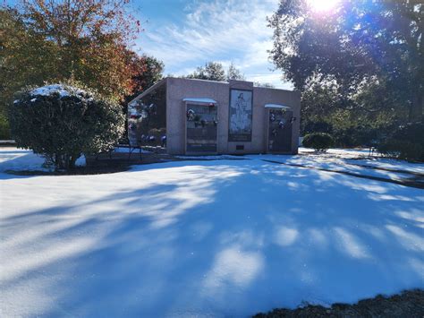 Holder-Wells & Coastal Funeral Homes | Moss Point MS