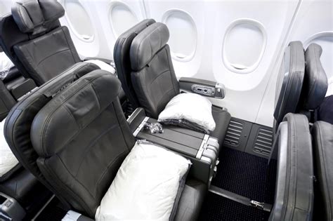 Flight Review: American Airlines (737-800) First, Boston-LAX