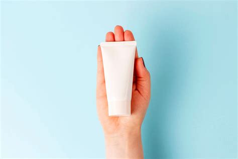 Does Lube Expire: How To Know When It's Old? | Coconu