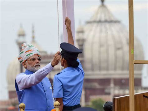 Independence Day 2022: PM Modi unfurls Tricolour at Red Fort - PM at ...