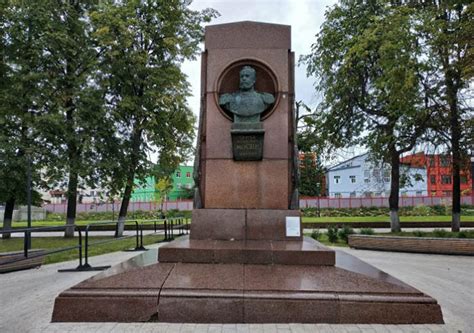 Памятник ижевским оружейникам, Ижевск. Описание, история, фото