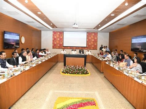 Gujarat CM Patel calls for recognition of fiscal discipline in meeting ...