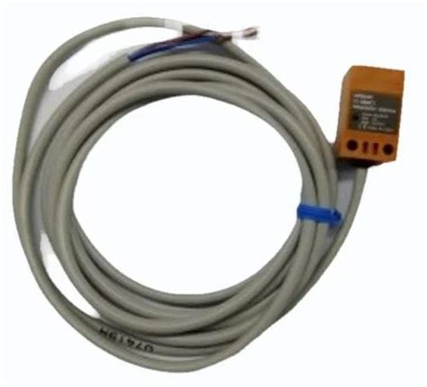 Proximity Sensor - Omron M18x1 Magnetic Proximity Sensor Trader ...