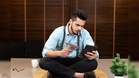 DA Hike: అక్టోబర్ నెలలోనే డీఏ హైక్.. ఉద్యోగుల జీతం ఎంత పెరుగుతుందంటే ...