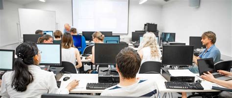 Computer-Based Training Classroom 的图像结果