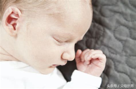 婴儿睡梦中抽泣（宝宝从出生就开始做梦吗）-幼儿百科-魔术铺