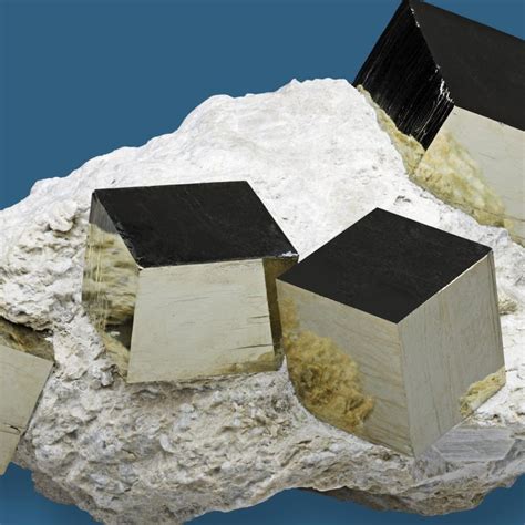 How to use rose quartz crystal in your bedroom to improve your love ...