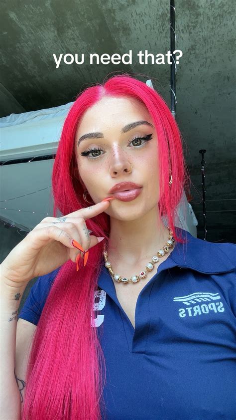 Toria Lorraine (@torialorraine) - Urlebird