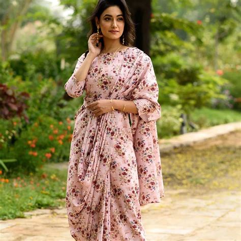 Top 8 Indo- Western Fusion Sarees Under INR 10,000 | LBB