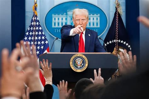 ADP 비농업고용 예상치 하회에…트럼프 "당장 금리 인하해야"