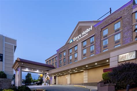Days Hotel by Wyndham North Bergen /NYC Area | North Bergen, NJ Hotels