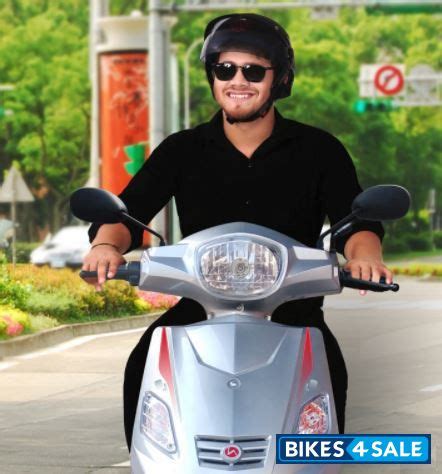 Hero Electric NYX HX Dual Battery price, specs, mileage, colours ...