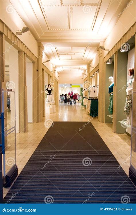 Shop Interior 的图像结果