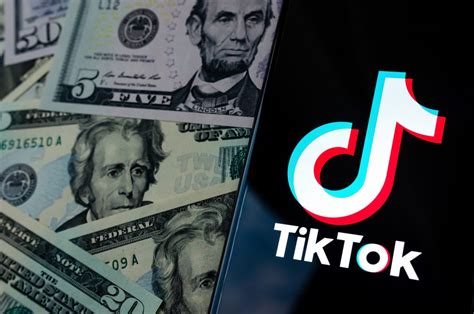 Как пополнить баланс и привязать карту в Тик Ток для рекламы