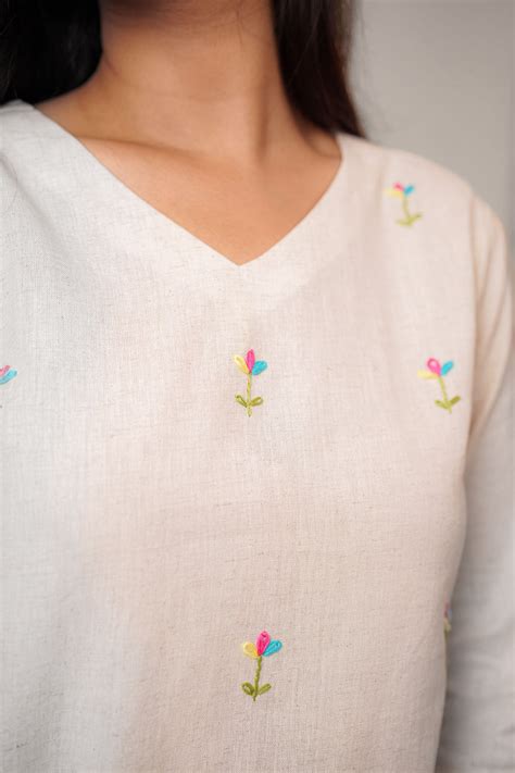 Flex Flower Embroidered Handwork V Neck Tunic Top for Women – situ