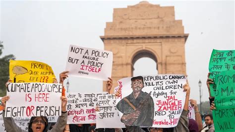 Protest against Delhi pollution turns violent; 15 arrested for throwing ...