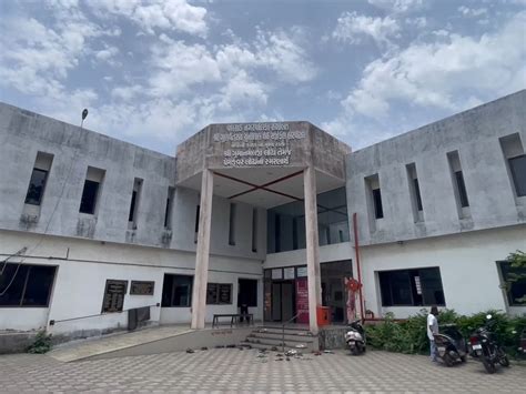 Valsad Abrama Area Tragic Accident Teacher Daughter Moped School Truck ...