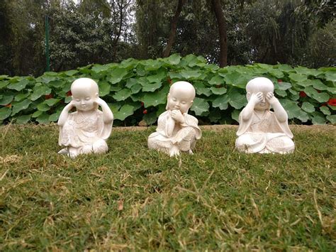 Wonderland (Set of 4) Baby Monk (Buddha Statue, Monk Statue, Garden ...