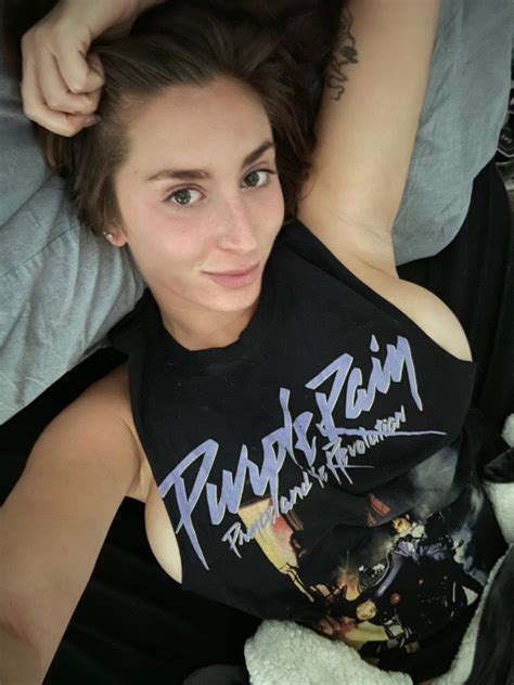 Pin by Antonio Martinez on Ruby Reid in 2025 | Middle aged woman selfie, Jennifer aniston photos ...