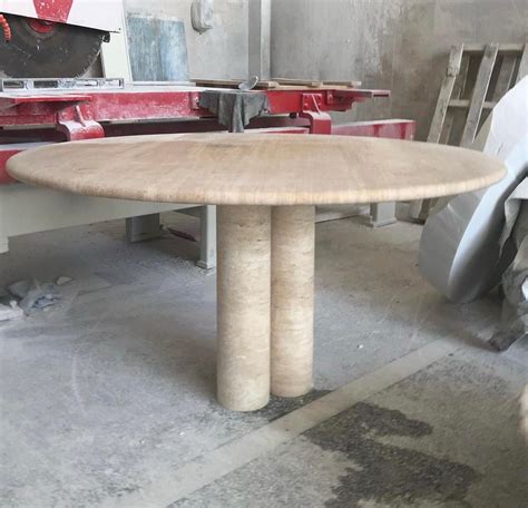 Cream Travertine Round Dining Table, in the Style of 1970 Mario Bellini ...